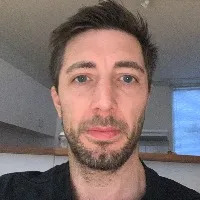 Oli G.
