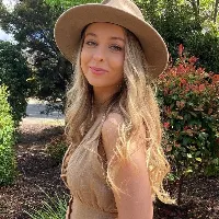 Tayla O.