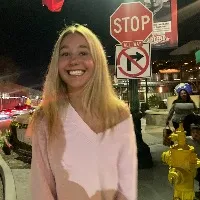 Mia L.